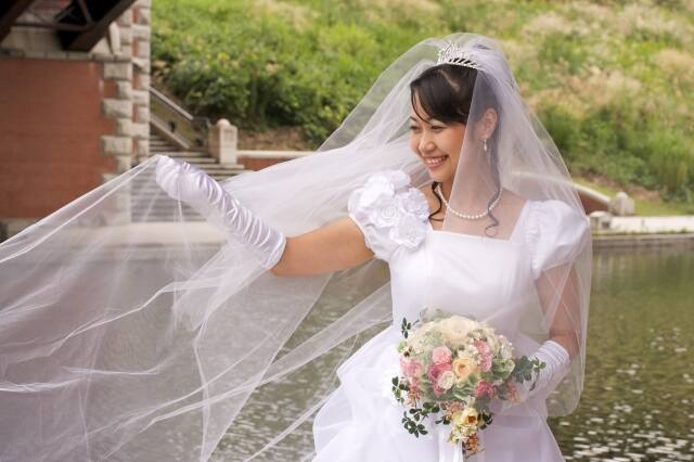 試着をするならおすすめは?ブライダルフェアに行く際の髪型